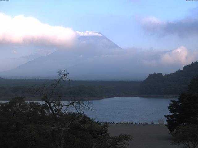 精進湖からの富士山
