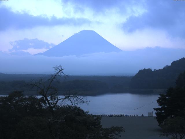 精進湖からの富士山
