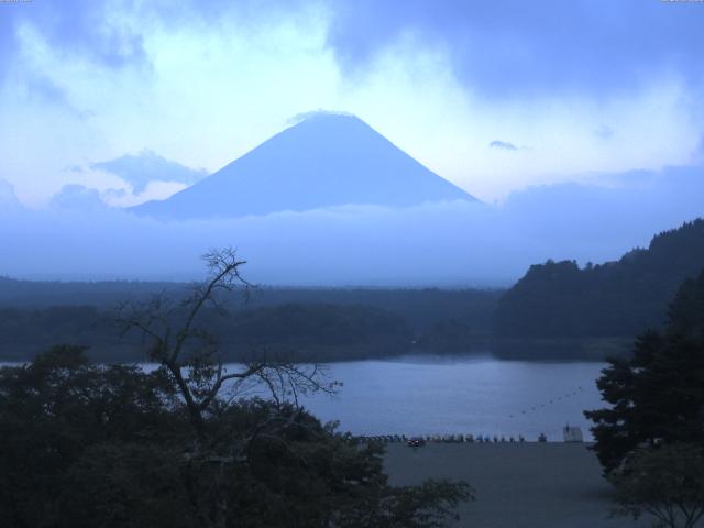 精進湖からの富士山