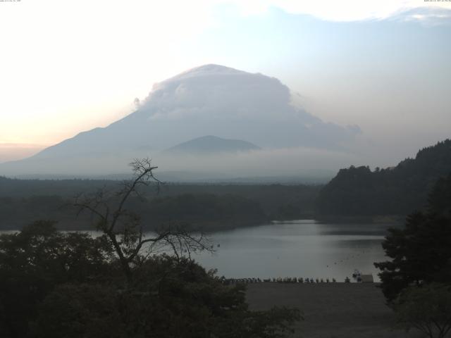 精進湖からの富士山