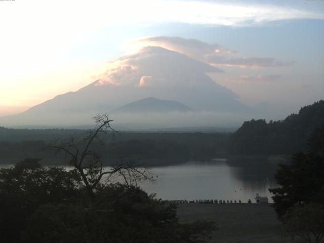 精進湖からの富士山