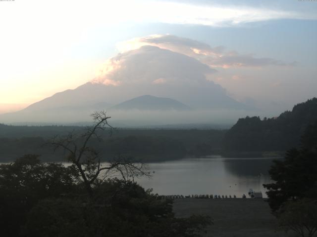 精進湖からの富士山