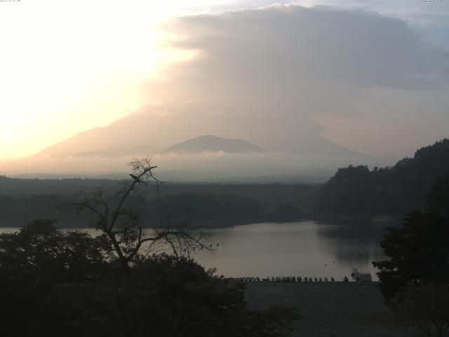 精進湖からの富士山