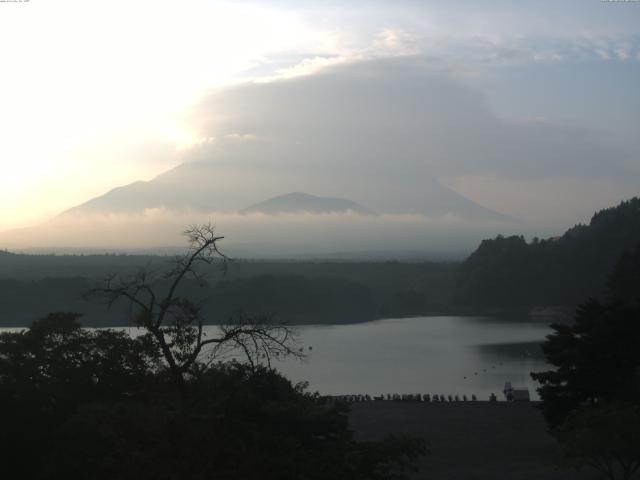 精進湖からの富士山