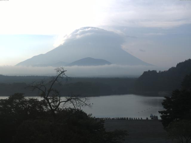 精進湖からの富士山