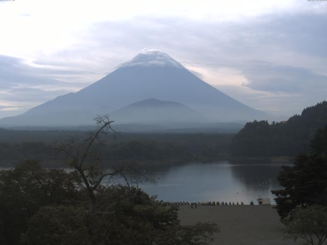 精進湖からの富士山