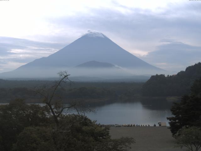 精進湖からの富士山
