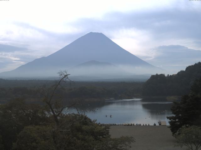 精進湖からの富士山