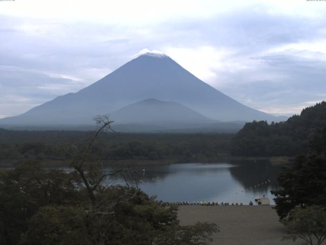 精進湖からの富士山