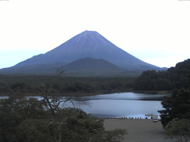 精進湖からの富士山