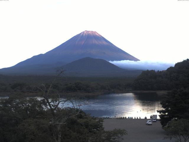 精進湖からの富士山