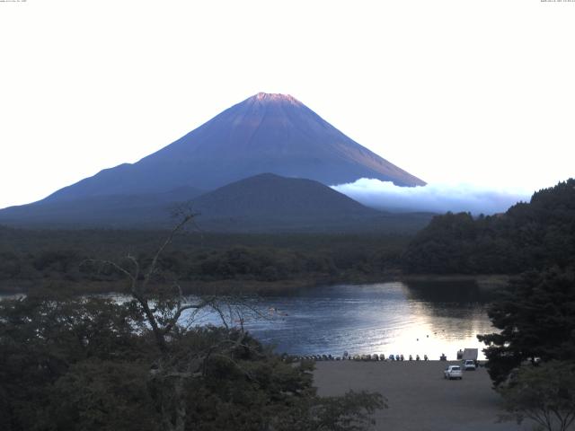 精進湖からの富士山