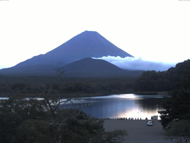 精進湖からの富士山