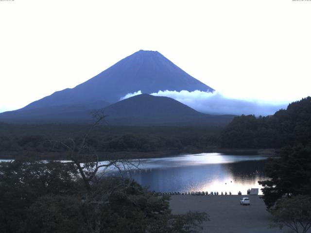 精進湖からの富士山