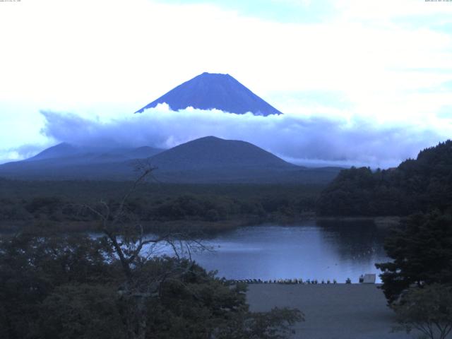 精進湖からの富士山