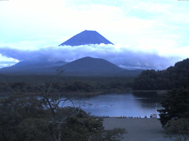 精進湖からの富士山