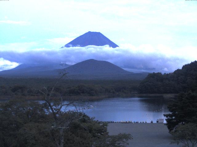精進湖からの富士山