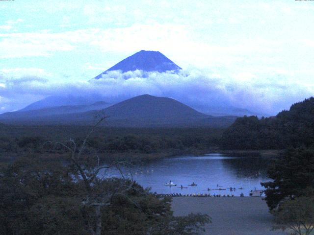 精進湖からの富士山