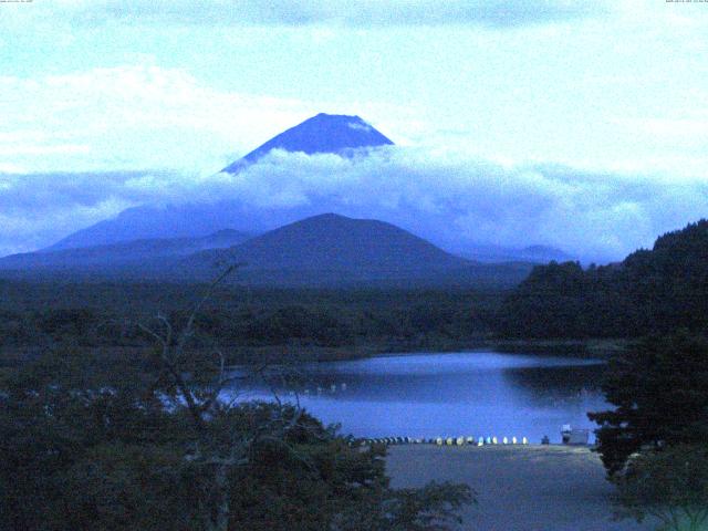 精進湖からの富士山
