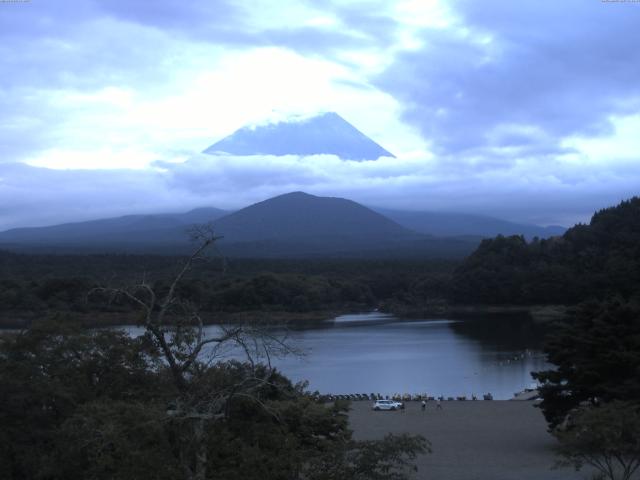 精進湖からの富士山