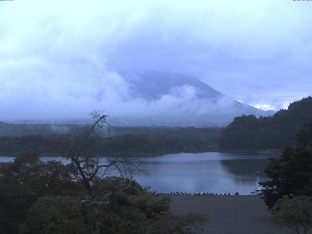 精進湖からの富士山