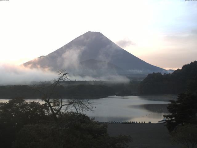 精進湖からの富士山
