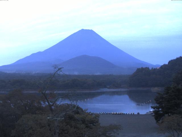 精進湖からの富士山