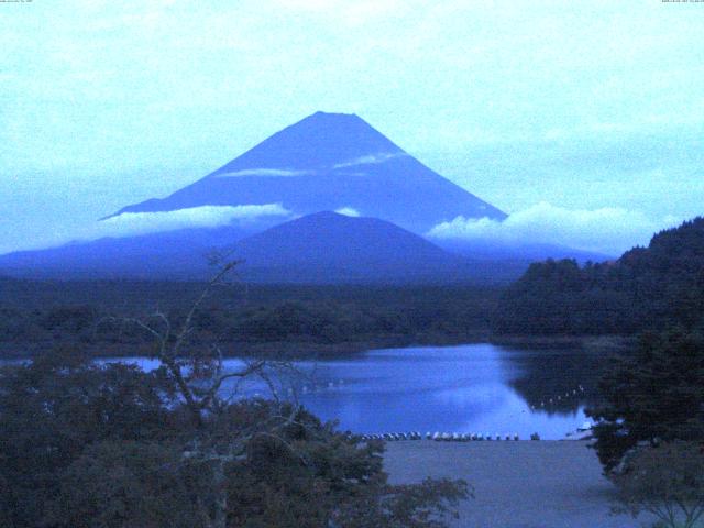 精進湖からの富士山