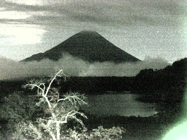 精進湖からの富士山