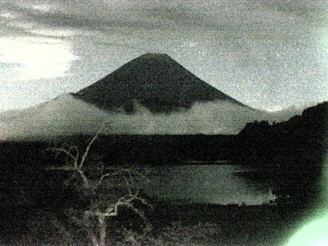精進湖からの富士山
