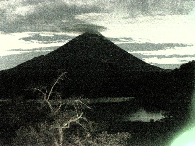 精進湖からの富士山