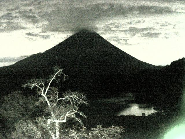 精進湖からの富士山