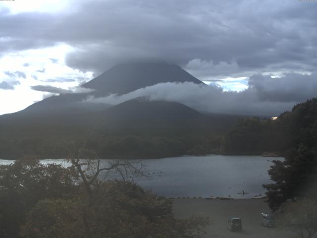 精進湖からの富士山