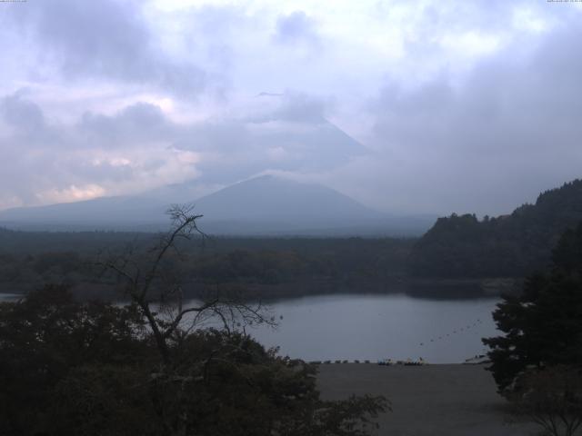 精進湖からの富士山