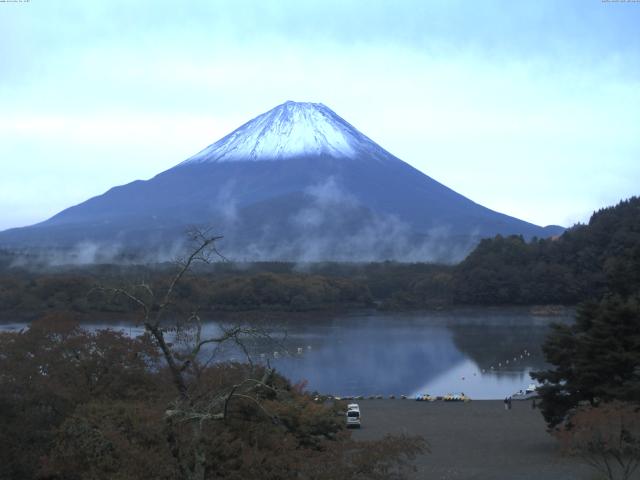 精進湖からの富士山