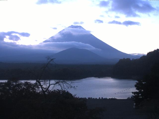 精進湖からの富士山
