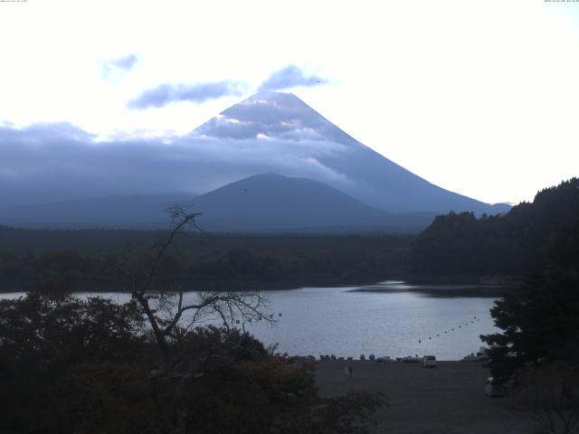 精進湖からの富士山