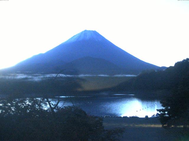 精進湖からの富士山