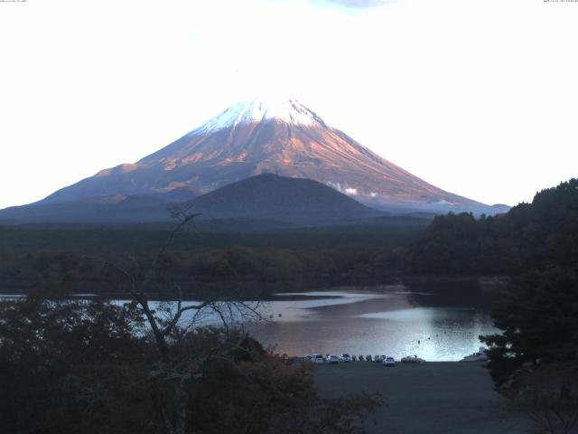 精進湖からの富士山