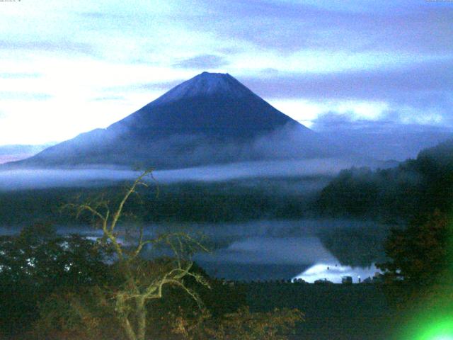 精進湖からの富士山