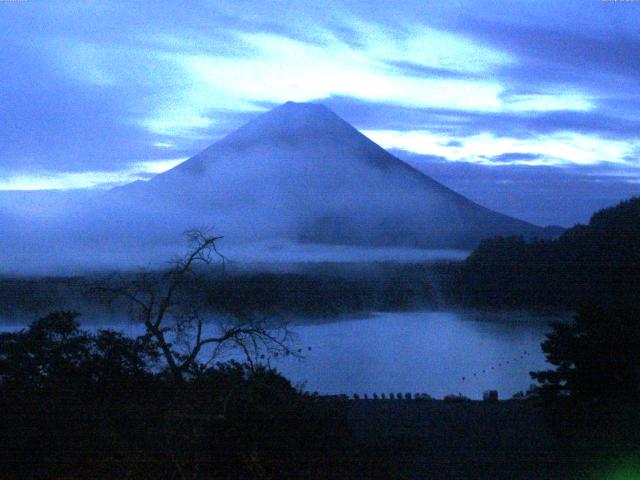 精進湖からの富士山