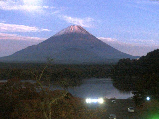 精進湖からの富士山