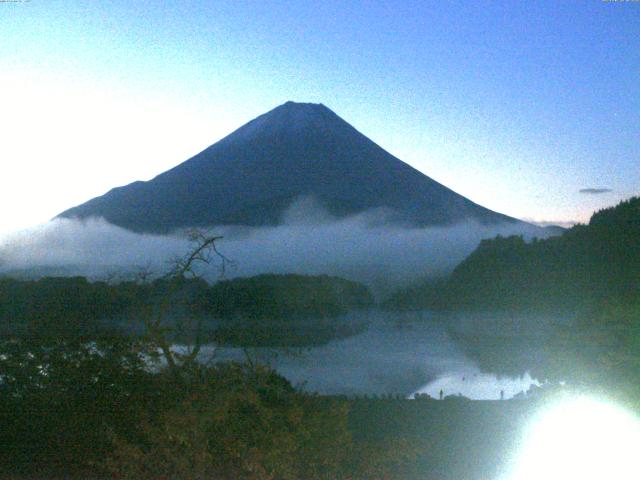 精進湖からの富士山