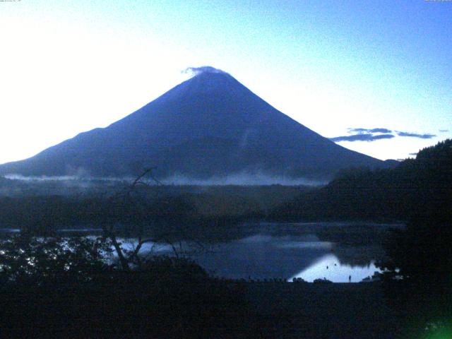 精進湖からの富士山