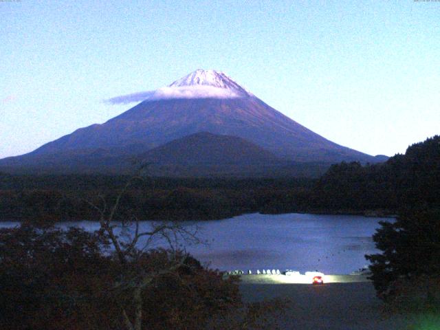 精進湖からの富士山