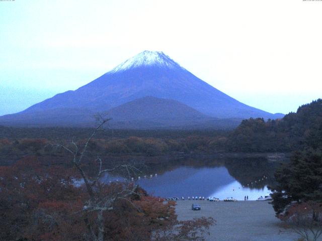 精進湖からの富士山