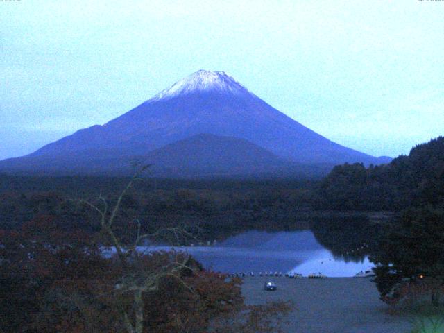 精進湖からの富士山