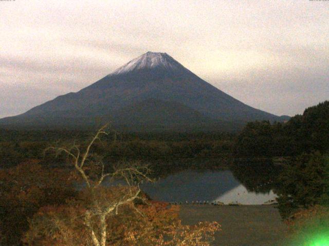 精進湖からの富士山