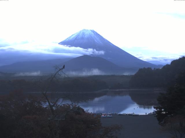 精進湖からの富士山
