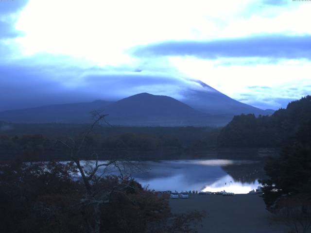 精進湖からの富士山
